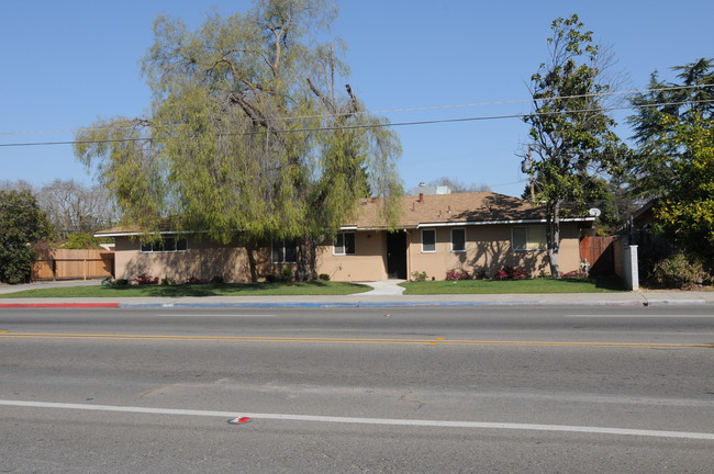 1501 E Ashlan Ave in Fresno, CA - Building Photo - Building Photo