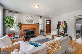 2914 Meadow Ln in Falls Church, VA - Building Photo - Building Photo