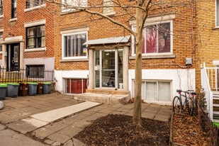 2565 Hogan St in Montréal, QC - Building Photo