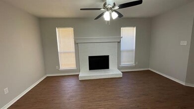 308 W Briar Cir in Crowley, TX - Building Photo - Building Photo
