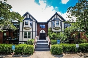 6851 Roswell Rd NE in Atlanta, GA - Building Photo