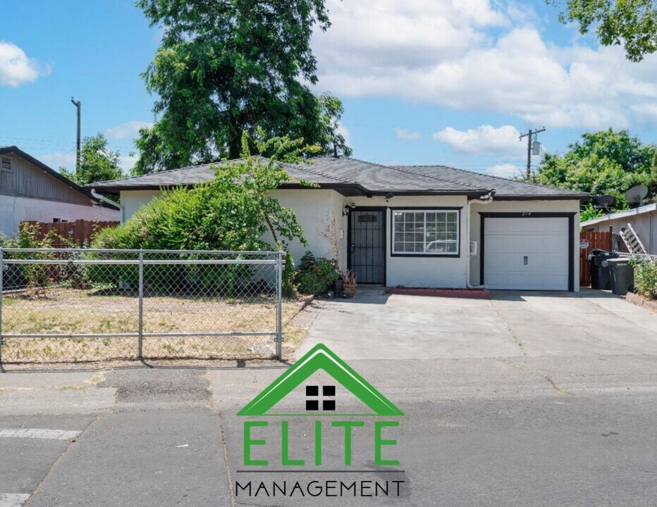 274 Redondo Ave in Sacramento, CA - Building Photo