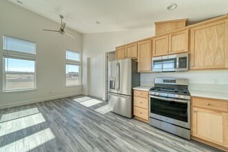 2213 Tapia Wy in Chico, CA - Building Photo - Building Photo