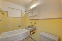 327 Decarie St - 12