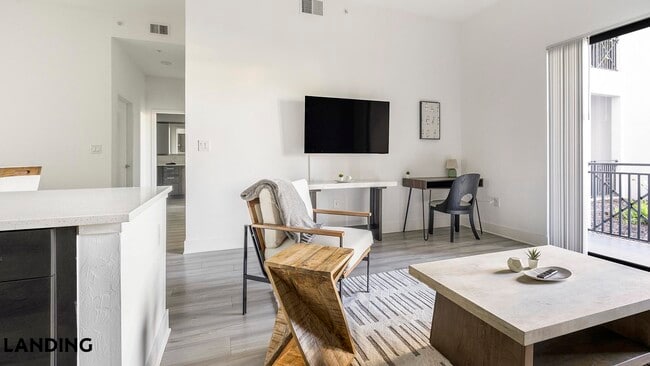 2250 McGregor Blvd, Unit 1103 in Ft. Myers, FL - Foto de edificio - Building Photo