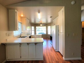 2 River Oaks Dr in Chico, CA - Building Photo - Building Photo