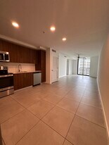 1234 NW 8th Ct, Unit B19 in Miami, FL - Building Photo