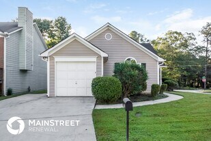 1136 Oakwood Manor Ct in Decatur, GA - Building Photo