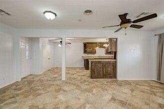 811 W 7th St in Freeport, TX - Building Photo - Building Photo