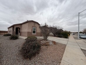 10752 Beaker Rd SW in Albuquerque, NM - Building Photo - Building Photo