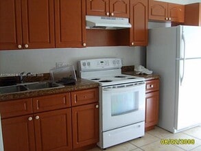 13236 Old Biscayne Dr in Miami, FL - Building Photo - Building Photo