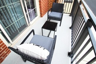 The City in Columbus, OH - Foto de edificio - Building Photo