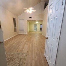 16786 N Blue Jay Dr in Conroe, TX - Building Photo - Building Photo