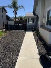 321 Red Cedar Pl in Perris, CA - Building Photo - Building Photo