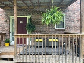 789 Barnes Mill Trce in Marietta, GA - Building Photo