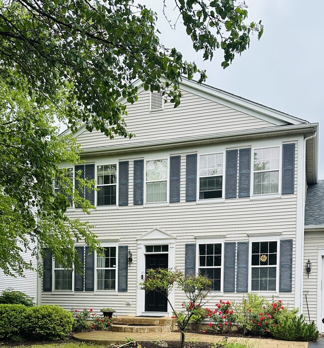 property at 1582 Manhattan St
