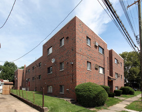 Linwood Manor in Philadelphia, PA - Building Photo - Building Photo