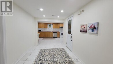 25 Granite St in Vaughan, ON - Building Photo - Building Photo