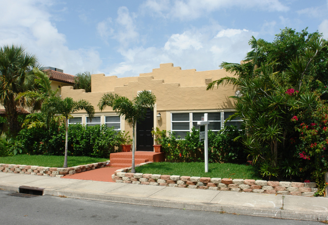 119 N Palmway in Lake Worth, FL - Building Photo