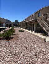 18498 Montezuma St in Adelanto, CA - Building Photo