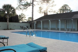 Broadmoor Plantation Apartments in Baton Rouge, LA - Foto de edificio - Building Photo