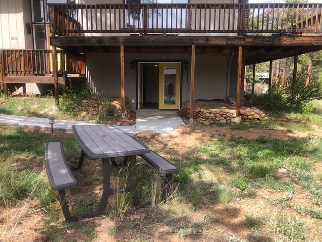 2910 Aspen Dr, Unit Walkout Basement Apt. in Estes Park, CO - Building Photo - Building Photo