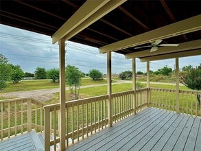 831 Country Club Rd in Allen, TX - Foto de edificio - Building Photo