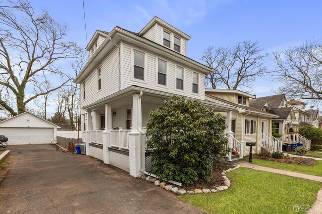 236 Montgomery St in Highland Park, NJ - Building Photo - Building Photo
