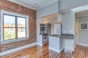 68 Clinton St in New York, NY - Building Photo