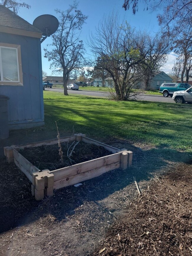 917-919 Lowry St in Moses Lake, WA - Building Photo - Building Photo