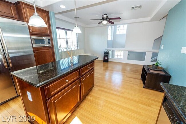 8508 S Yellow Hawk Way in Las Vegas, NV - Building Photo - Building Photo