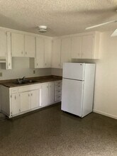 204 W Dakota Ave in Fresno, CA - Foto de edificio - Building Photo