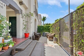 6208 Orange St in Los Angeles, CA - Building Photo - Building Photo