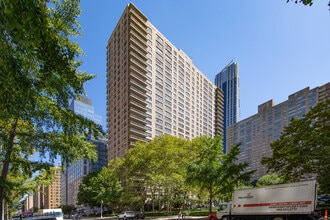 Lincoln Towers in New York, NY - Building Photo - Building Photo