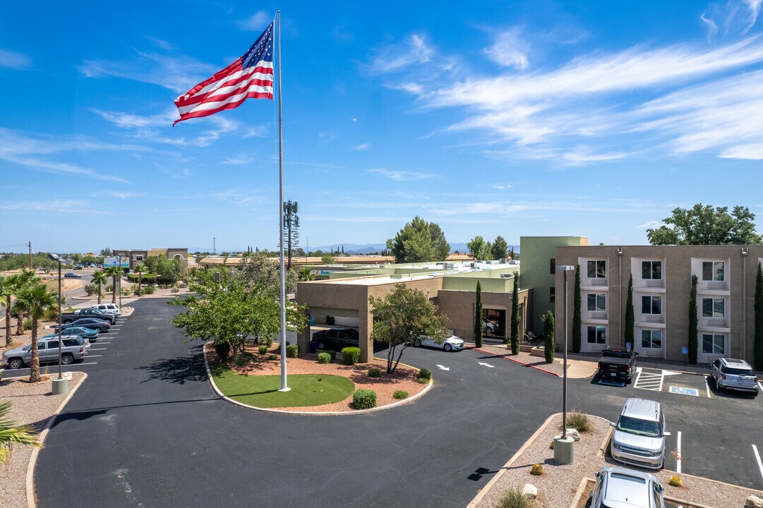 Hummingbird Senior Resort Independent Living in Sierra Vista, AZ - Foto de edificio