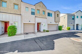 8326 N 22nd Ln in Phoenix, AZ - Building Photo - Building Photo