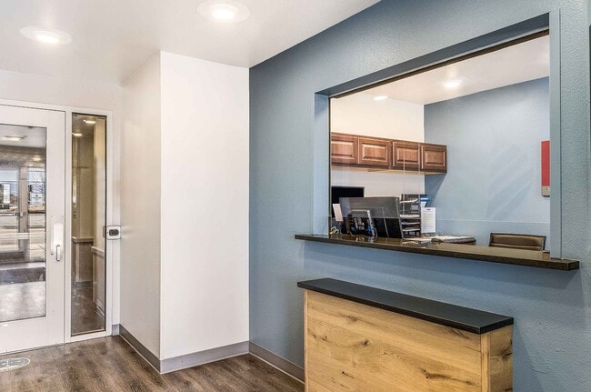 Furnished Studio-Las Cruces in Las Cruces, NM - Foto de edificio - Building Photo