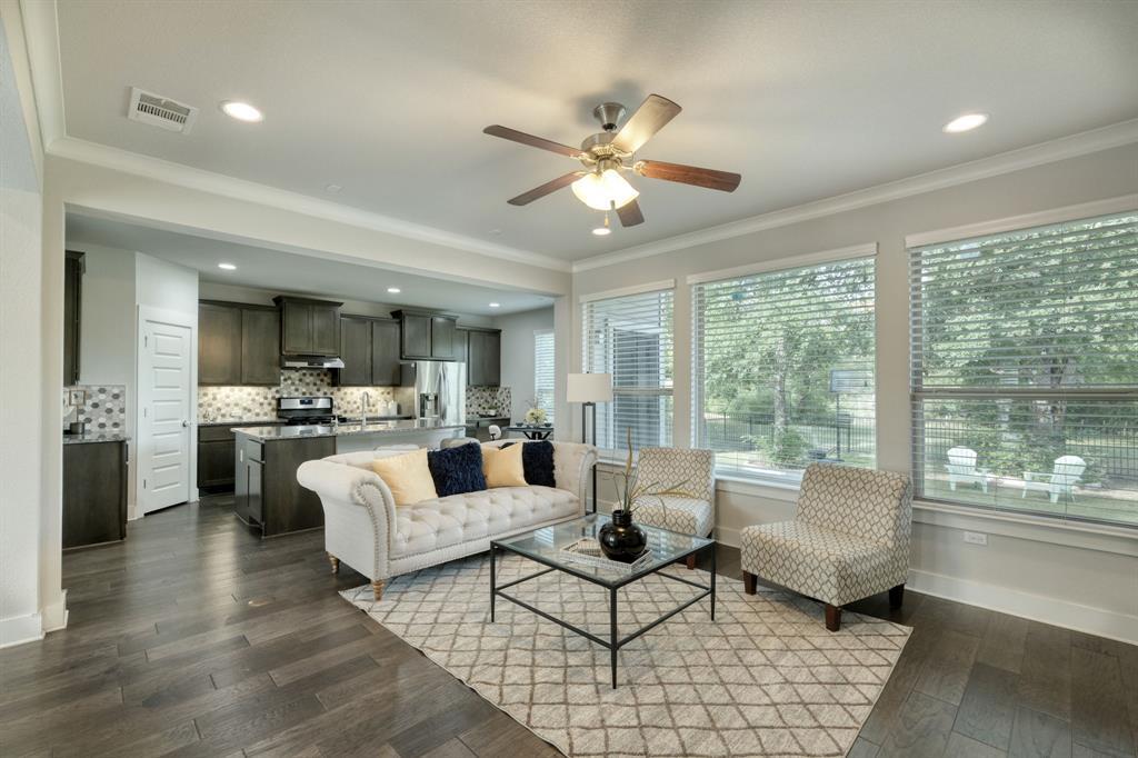 9701 McKnight Lp in Austin, TX - Building Photo