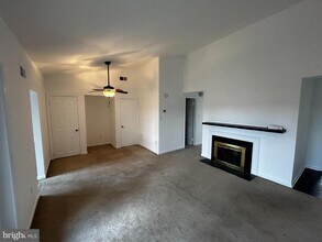 549 Colecroft Ct in Alexandria, VA - Building Photo - Building Photo