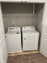 7107 Chara Ln SW in Atlanta, GA - Foto de edificio - Building Photo