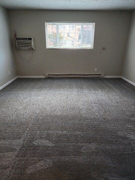 7300 Sunset Strip Ave NW in North Canton, OH - Building Photo