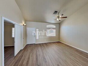 1158 Toro Hills Ct in Henderson, NV - Building Photo - Building Photo