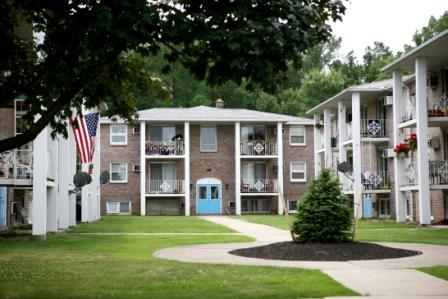 Crestmount in Tonawanda, NY - Foto de edificio