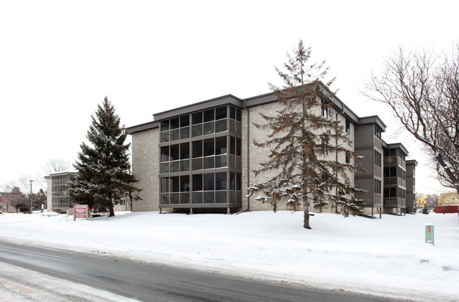 Calibre Chase in Minneapolis, MN - Foto de edificio - Building Photo