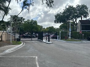 2303 N Congress Ave in Boynton Beach, FL - Building Photo - Building Photo