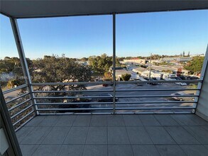 1830 Dixieana St in Hollywood, FL - Foto de edificio - Building Photo