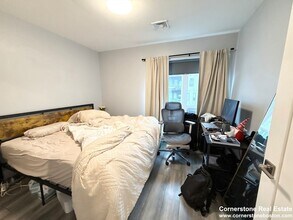 55 W Fifth St, Unit 301 in Boston, MA - Building Photo - Building Photo