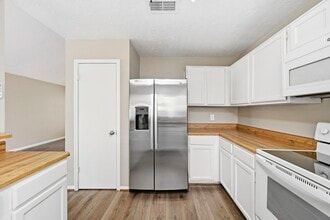 5202 Roserock Ln in Spring, TX - Building Photo - Building Photo