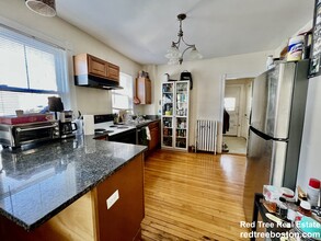 331 Faneuil St, Unit 3 in Boston, MA - Building Photo - Building Photo