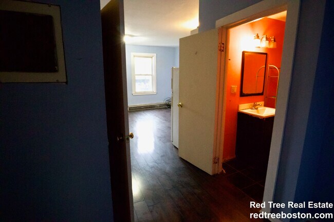 1576 Tremont St in Boston, MA - Building Photo - Building Photo